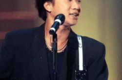 黄家驹演的励志电影大盘点 笼屋里的故事显演技 