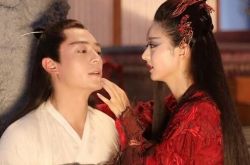 花千骨成妖神剧照汇总 红衣造型被指像“东方不败” 