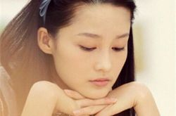 李沁致青春2剧照显清秀 扮校花大谈青春爱情 