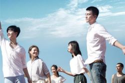 苏有朋导演作品《左耳》剧情简介 讲述对青春年华的美好向往 