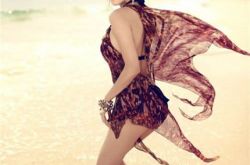 张嘉倪大尺度照片秀长腿 《微笑在我心》其体验各行辛酸苦辣 