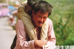 赵本山电影落叶归根剧情简介 幽默中演绎悲凉情感故事 