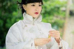 活色生香唐嫣服装剧照集锦 与李易峰上演另类爱情 