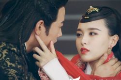 锦绣未央剧照唐嫣“受虐” 主角泪眼朦胧显虐恋情深 