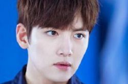 旋风少女二剧组照片发布 池昌旭帅气加盟 