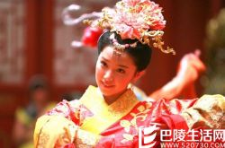 阚清子欣荣格格剧照胸太大啦！ 与李沁合作新剧即将开播 