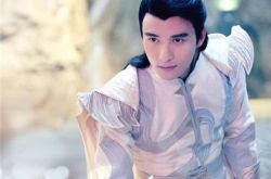 《蜀山战纪》汪汐潮吻赵丽颖激情四射 吴奇隆首次扮老 