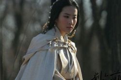 《铜雀台》刘亦菲古装照片白衣美呆了 其激情戏何必遭痛批 