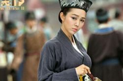 李佳航姜妍李金铭对比照 《医馆笑传2》三大主演空降福州 