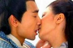 《孤恋花》剧照曝光  萧淑慎吻戏慎露点演床戏 