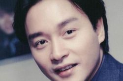 90年代经典电影《霸王别姬》 张国荣真正沉入自己的戏梦中 