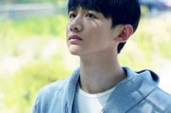 《匆匆那年2》见面会人气爆棚 白敬亭遭表白脸红 