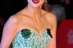 韩国姐弟恋的电影谋杀快乐 女子一晚上收到四位痴心男子求婚 