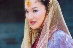 《天龙八部》阎青妤紫衫龙王变身刀白凤 打造武侠视听盛宴 