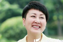 张凯丽最新电视剧《爱情万万岁》获好评 与刘涛化身母女 