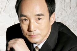 施京明的妻子被爆是圈外人  其在决战江桥中演绎抗战戏 