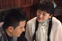 经超和小李琳从夫妻变姐弟 片场假公济私秀恩爱 