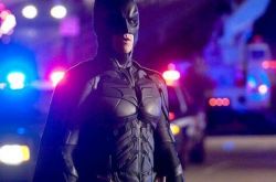 迈克尔·凯恩摩根佛里曼电影之蝙蝠侠 精彩剧情让人欲罢不能 