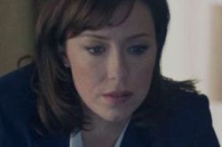 《纸牌屋》新成员莫莉·帕克 女党鞭再掀政坛风云 