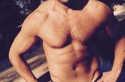 男星杰森·斯坦森身高 彪悍回归《机械师2》 