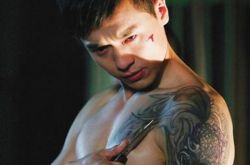 刘观伟导演的鬼片《人皮拼图》 积淀十年再出新片 