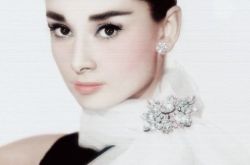 龙凤配奥黛丽赫本完美诠释魅力灰姑娘 为影片增色不少 