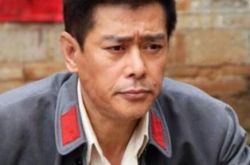 刘长纯演的电视剧《破阵》开播 饰演机智副局长 