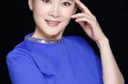 娜仁花演过的电视剧静静的艾敏河 表现孤儿对内蒙牧民的深情 