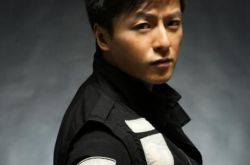 朱雨辰演的电视剧《戒毒》开播 演警察化身生死卧底 