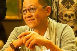 王志文演的电影《北西2》首映 与汤唯情感戏引热议 