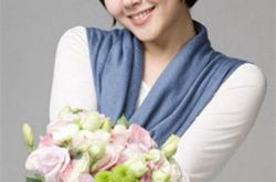 文根英主演的电视剧《我的小小新娘》 讲的是相差8岁的爱恋 