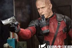 《死侍》瑞安·雷诺兹真面目出镜 躺手术台神情紧张 