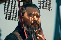 《三国 》吕晓禾饰董卓 戏里凶残戏外和蔼 