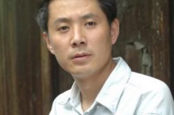 【他】郭广平图片成熟稳重 新作《绝命后卫师》体现军人风采 