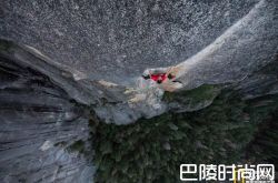 极限挑战！他徒手攀登900米高山 堪称‘月球着陆’