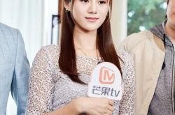 安悦溪亮相上海电视节 新作《路从今夜白》引期待