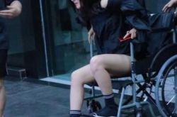 谢娜坐轮椅录节目 和张杰离婚是真的吗为什么不生孩子真相曝光