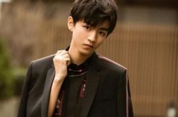 王俊凯晒高考成绩438分 其真实身高被拍家庭背景超富裕