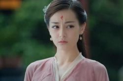 迪丽热巴小时候照片曝光 整形前后照片对比惊呆众人