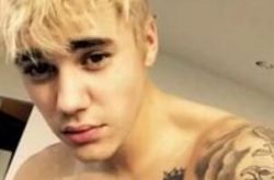 中国禁贾斯汀演出 曾当众吸乳私生活糜烂不堪