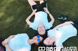 刘亦菲重返校园素颜出镜 闺蜜抢镜颜值在线