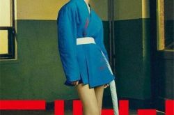 李宇春新专辑封面写真很性感