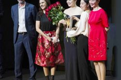 林青霞获远东电影节终生成就奖 女儿邢爱林美照曝光