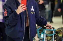 《权力的游戏》剧组大集合 哈灵顿萝斯古堡浪漫完婚