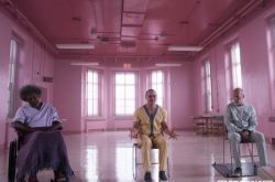 《玻璃先生》三大看点 暗黑界斯坦李打造另类超级英雄宇宙