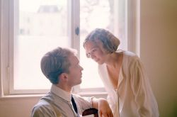 16岁爱上主管未婚产子 《长袜子皮皮》作者的生命故事