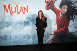 《花木兰》导演大赞刘亦菲是最佳人选 曝艰辛试镜过程