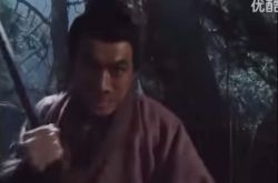 武松打的是真老虎 片场伸懒腰露虎爪