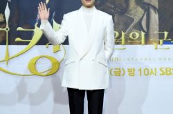 以《THE KING》回归小萤幕 李敏镐记者会吐露烦恼