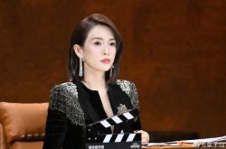 章子怡古装戏穿帮 高档运动鞋曝光